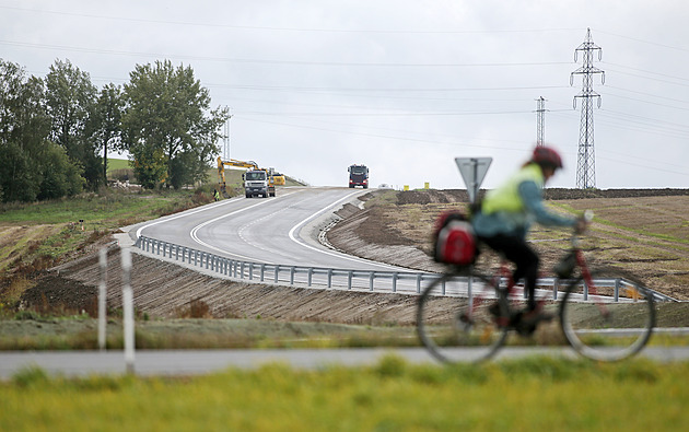 V říjnu se řidičům na Vysočině otevřou dva obchvaty, u Jihlavy a u Rytířska