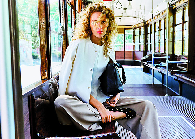 Zařaďte neutrál. Módě i kráse vládne ladná přirozenost