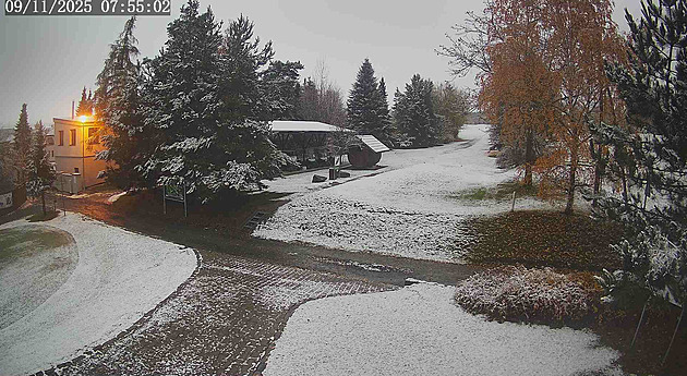 Sníh poprvé překvapil i mimo pohraničí, v Brdech napadlo až pět centimetrů