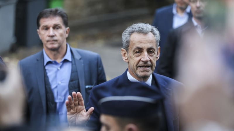 Sarkozy byl propuštěn na svobodu, má soudní dohled. Vězení byla noční můra, řekl exprezident