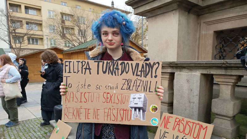 REPORTÁŽ: Studuje první ročník a svolala protest: Turka do vlády? Jste se zbláznili
