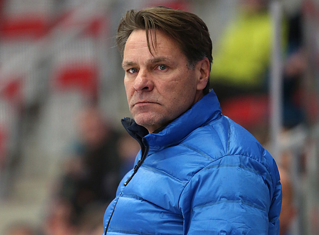 Centr Kořínek si zkusil hokej ve Freiburgu. Půl sezony jsem hrál beka, směje se