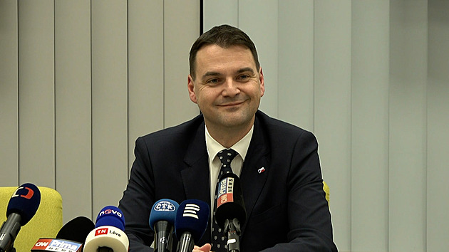 Macinka chystá škrty na ministerstvech, zruší například sekci ochrany klimatu