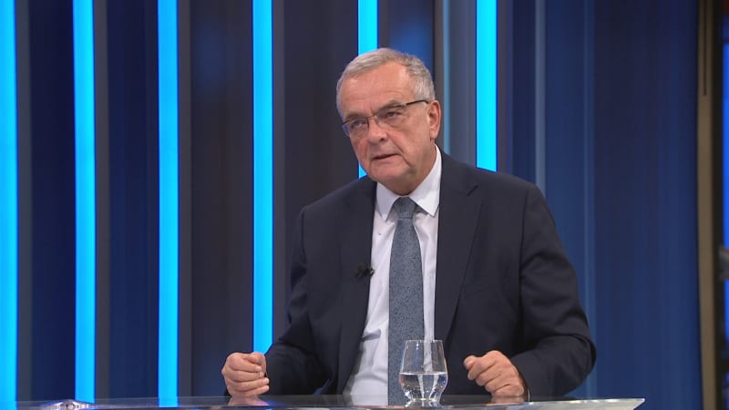 Vysoké dávky a nízké daně? Dělal to král Ctirad a království přišlo na buben, smál se Kalousek