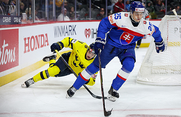 Slováci na MS dvacítek těsně podlehli Švédsku, zvítězili Američané i Finové