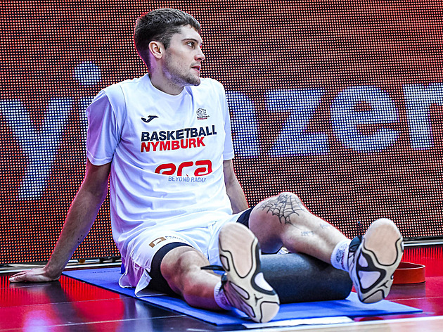 Manžel paní Nežádoucí. Pohodu na Labi nahradilo drama, teď se Shumate hledá