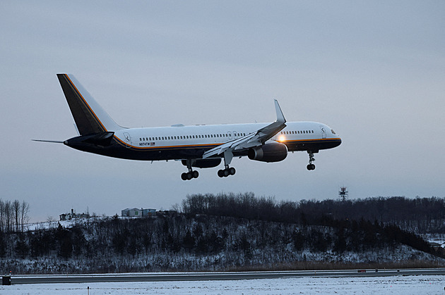 Madura přepravili do New Yorku, viceprezidentka žádá jeho propuštění