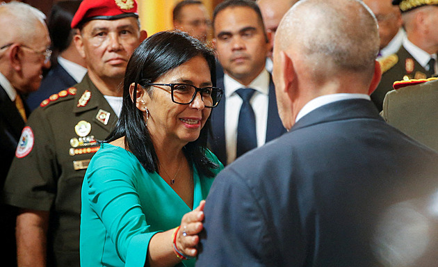 U prezidentského paláce v Caracasu létaly drony a ozývaly se výbuchy