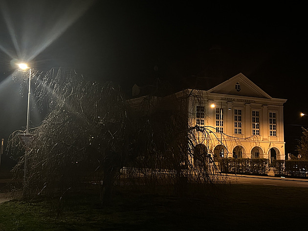 V ulicích je tma, stěžují si lidé. Opava po kritice upraví nové veřejné osvětlení