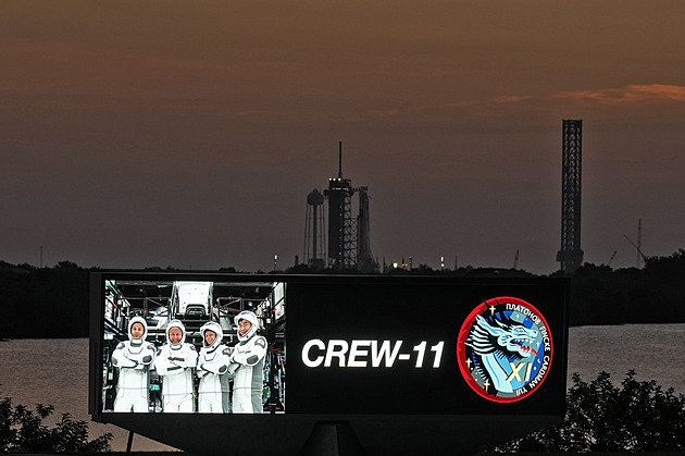 NASA předčasně stáhne z ISS posádku. Kvůli nemoci astronauta