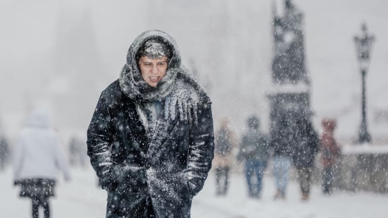 Česko v sevření třeskutých mrazů. Teploty klesají k −20 °C. Podívejte se, jak bude u vás