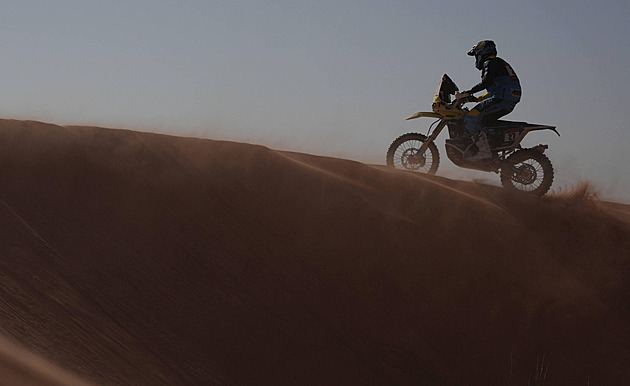 Engel se na Dakaru posunul na 19. místo, Prokop a Macík mají problémy