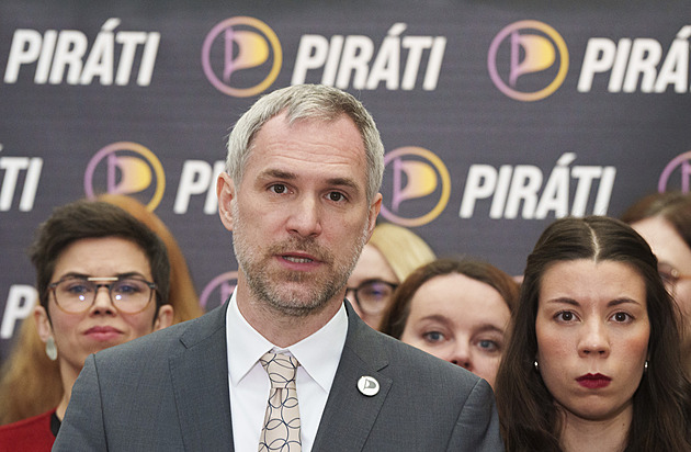 Hřib obhajuje svou pozici předsedy Pirátů, strana na sjezdu volí i nové vedení