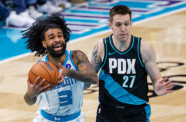 Krejčí se vyfauloval, při prohře Portlandu se střelecky trápil. Charlotte táhl Miller