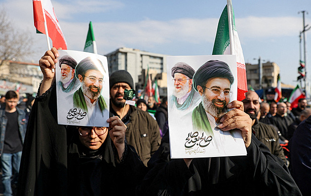 Chameneí v prohlášení vyzval k uzavření Hormuzu. Bojuje o život, spekuluje se