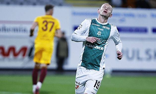 ONLINE: Dukla - Jablonec 2:0, střelecká smůla je pryč, po Gilbertovi zvyšuje Penxa