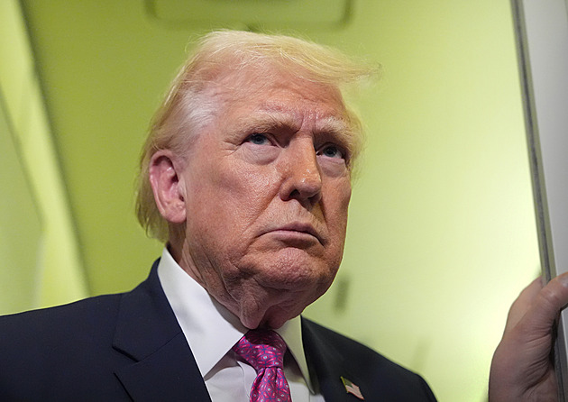 Írán požádal o příměří, tvrdí Trump. Podmínil jednání otevřením Hormuzského průlivu