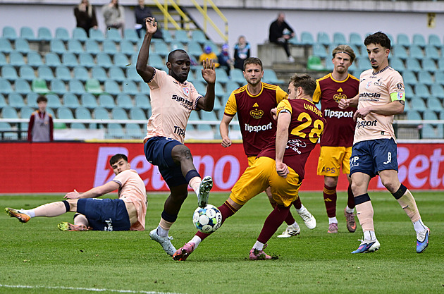 ONLINE: Dukla - Pardubice 0:0, poslední tým ligy se může dotáhnout na Baník
