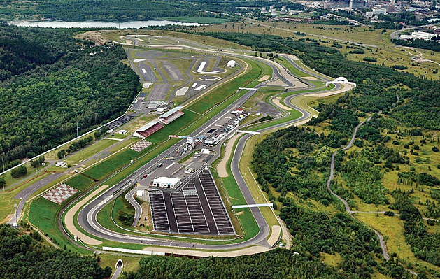 Hlučíte, odmítl soud snahu autodromu zastavit exekuci. Okruh asi změní majitele