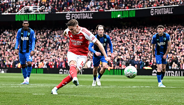 ONLINE: Arsenal padl s Bournemouthem, večer nastoupí Liverpool