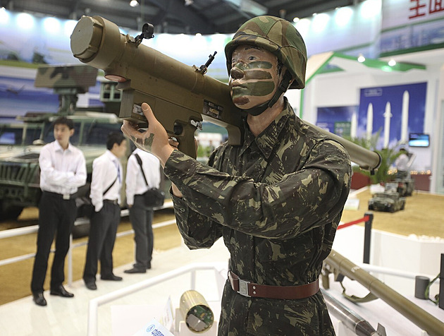 Čína se chystá vyzbrojit Írán systémy protivzdušné obrany, tvrdí zpravodajci