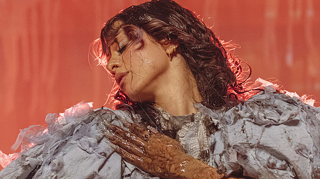 Dystopie a pasti patriarchátu. Do Prahy přijede zpěvačka Melanie Martinez