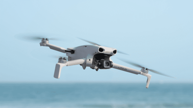 DJI má další levné drony pro začátečníky. Konkurenci se vzdaluje díky Lidaru i ceně