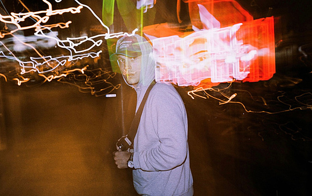 Vyprodal O2 arenu, teď však začíná opět jako nováček. Z Viktora Sheena je Buka