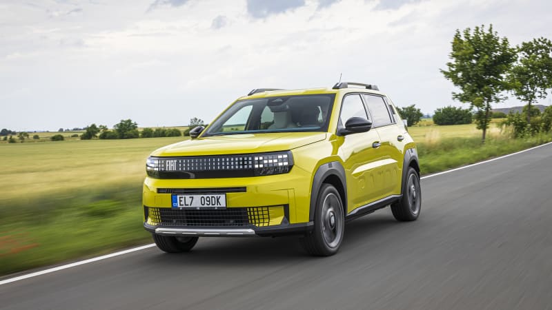 Hoří, má panenko! Desítkám modelů osobních aut hrozí podle evropského výstražného systému požár