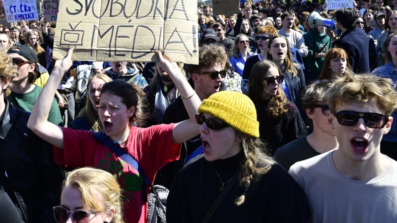 Účast žáků na demonstraci? Omluvenky závisí na rozhodnutí škol, zní z ministerstva