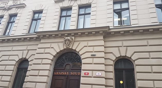 „Jsi mr*ka jako bývalá.“ Za sexuální útok na další partnerku dostal muž 6,5 roku