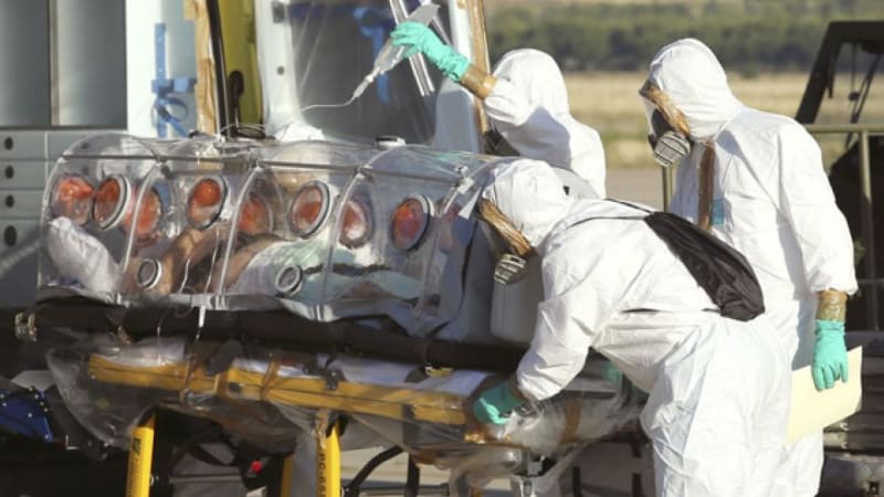 Ebola do Česka? Američan s podezřením na nemoc míří na pražskou Bulovku. Nemá být rizikový