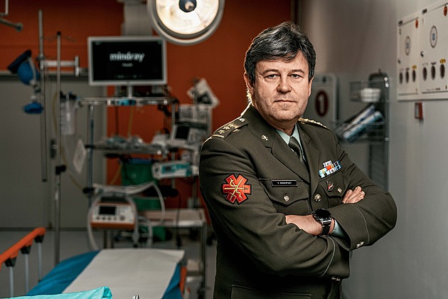 Šéf vojenské nemocnice Masopust skončí, obranu požádal o přeložení