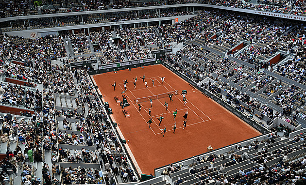 Roland Garros ONLINE: Finále žen. O titul soupeří mladá Ruska a polská senzace