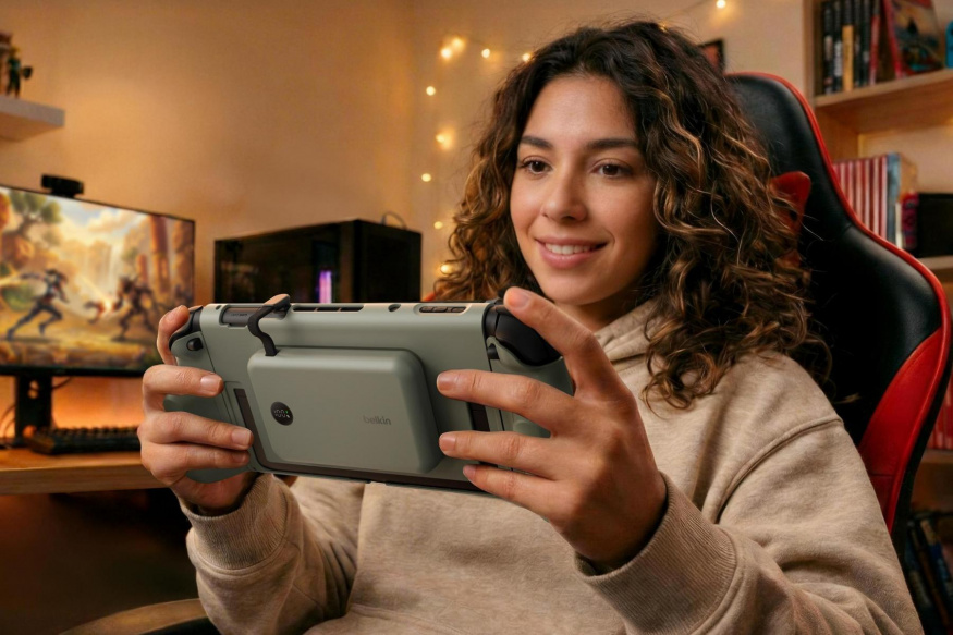 Lepší úchop a delší výdrž: Charging Grip od Belkinu zpříjemní hraní na Nintendu Switch 2