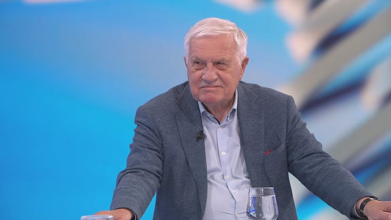 Klaus: Vojtěcha s Plagou bych odvolal hned první den. Motoristé by měli víc bouchat do stolu