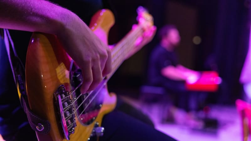 Zemřel zpěvák Nick Coombs, nepřežil nehodu na motorce. Rockové hvězdě bylo pouhých 27 let