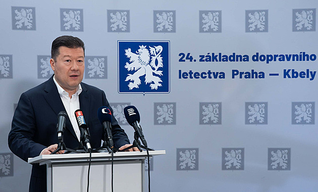 Okamura letí do Číny. Před cestou se sešel s tajnými službami