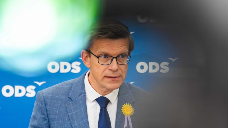 Slabomyslné kraviny puberťáků, pustil se Kupka do Macinky. Rozčílil ho ministrův vtip