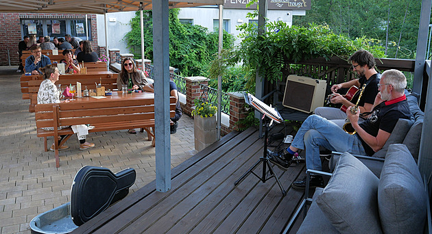 Buskers tour vyhnal umělce do ulic! Žďárské podvečery patří muzikantům
