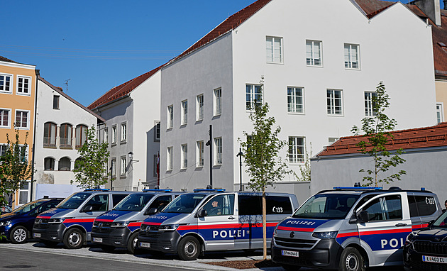 Odradit neonacisty. Z Hitlerova rodného domu je po třech letech policejní stanice