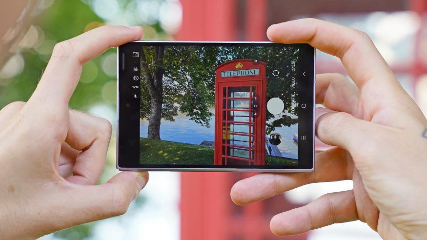 Jak fotí „hranatý“ Galaxy Z Fold 8? V Londýně jsme prověřili jeho největší slabinu