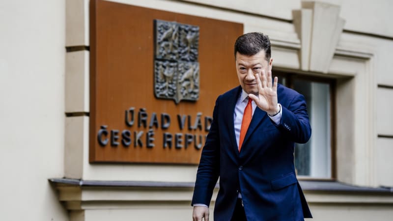GLOSA: Prezident může odvolat vládu, hlásal Okamura. Může to teď udělat Pavel Babišovi?