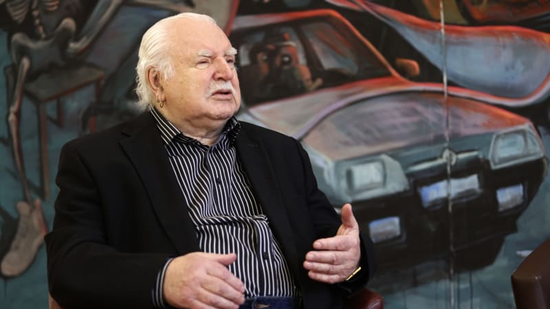 Paličák a radikální buřič, který bude české kultuře chybět. Politici reagují na úmrtí Knížáka