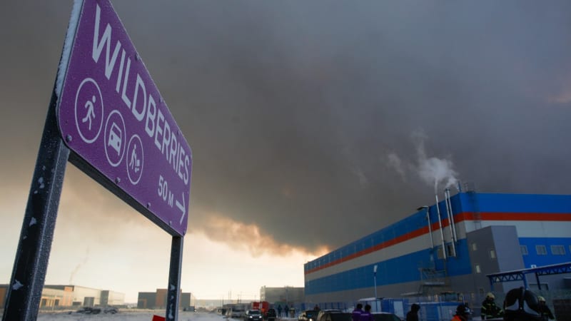 Videa plačících Rusek zaplavila sociální sítě. To je konec, naříkají kvůli útokům na sklady