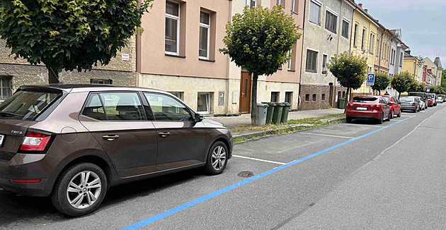 Opava hledá, kde parkovat. Míst se nedostává, pomoci mají i jednosměrky