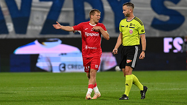 Pardubice poslaly dotaz na LFA. Nezdá se jim posuzovaní těsných ofsajdů